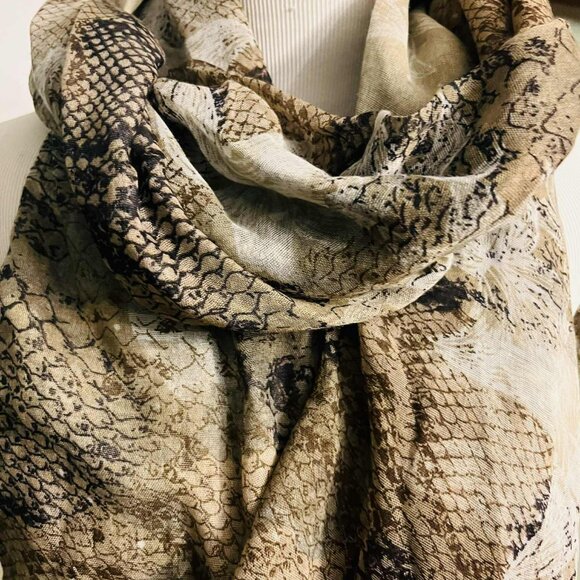 NWT Handmade Artistic Scarf by Sana – Abstract Neutral Design - Picture 16 of 16